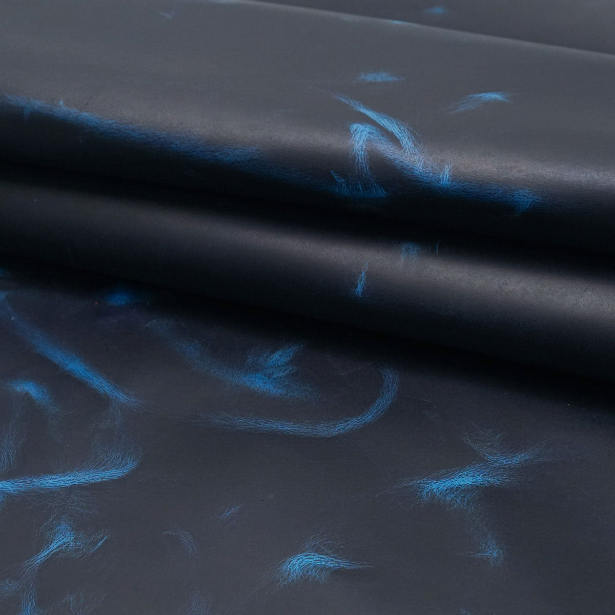 AWPU.Blue.01.jpg Aurora Waxed Pull-Up Image