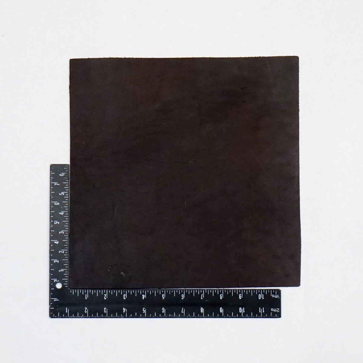 49-9221.SLC.2.jpg Hermann Oak Drum Dyed Brown Pre-Cut 8-10 oz. 12" x 12" Image