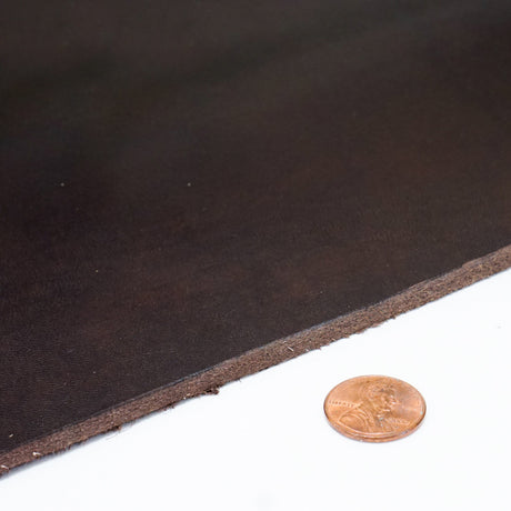 49-9221.SLC.3.jpg Hermann Oak Drum Dyed Brown Pre-Cut 8-10 oz. 12" x 12" Image
